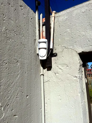 Alarm beam